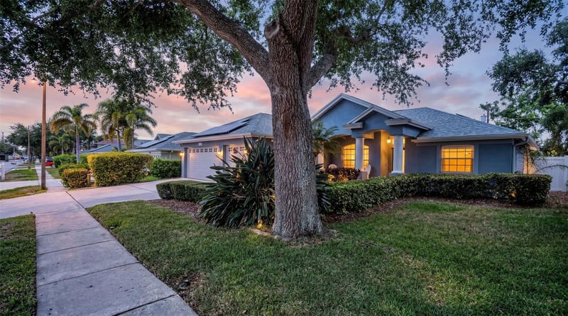 1149 Sawgrass Dr, Tarpon Springs, FL 34689