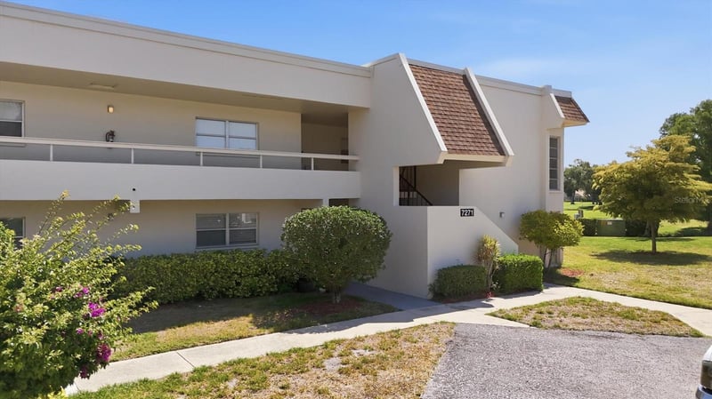 7271 Country Club Dr #122, Sarasota, FL 34243