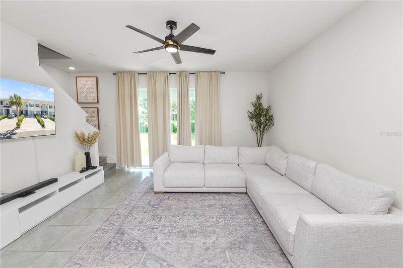 3830 Sunflower Field Pl, Plant City, FL 33565