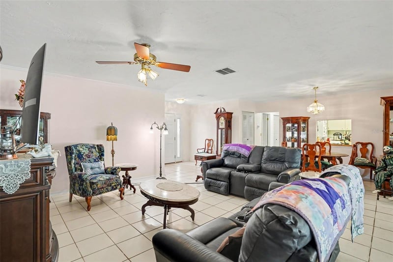 1703 New Bedford Dr, Sun City Center, FL 33573