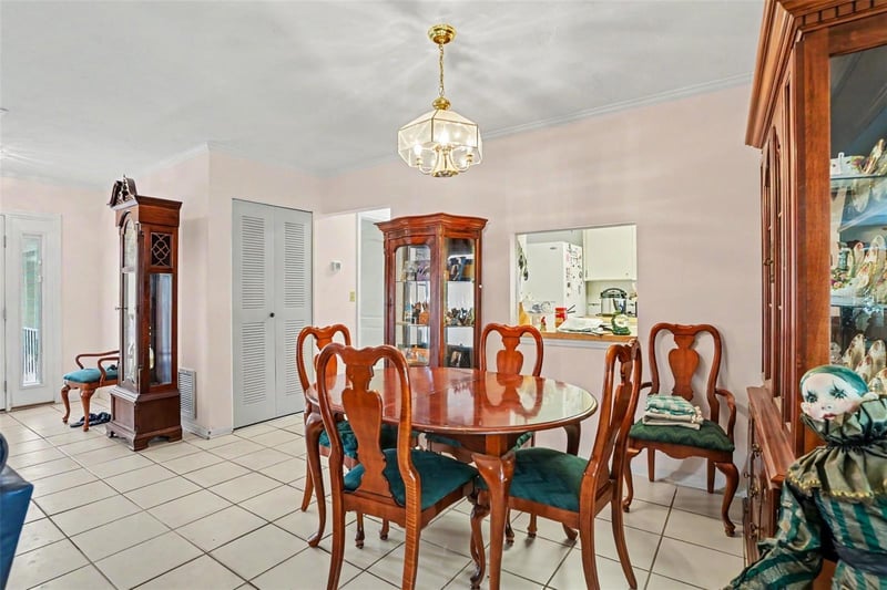 1703 New Bedford Dr, Sun City Center, FL 33573