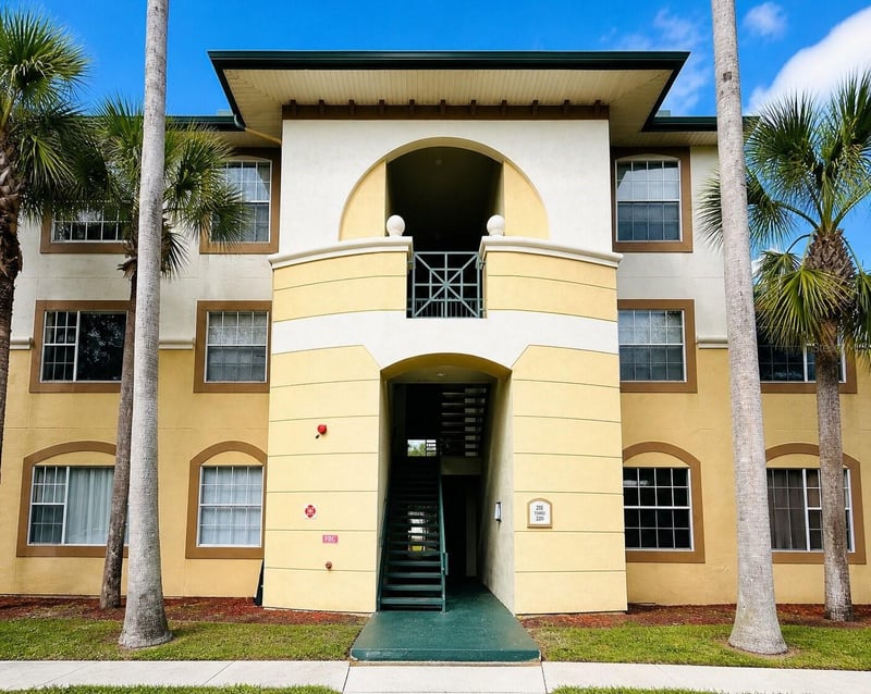 17114 Carrington Park Dr #213, Tampa, FL 33647