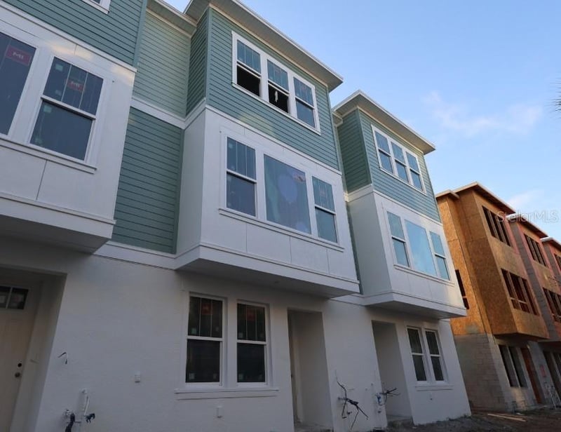 466 31st Way #9, St Petersburg, FL 33713