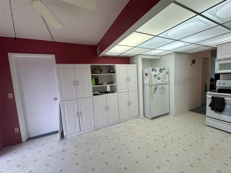 5090 Bay St #220, St Petersburg, FL 33703