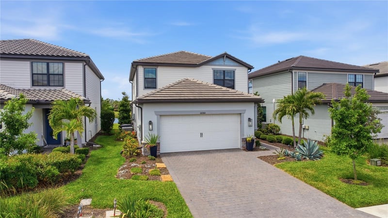 16306 Pine Mist Dr, Bradenton, FL 34211