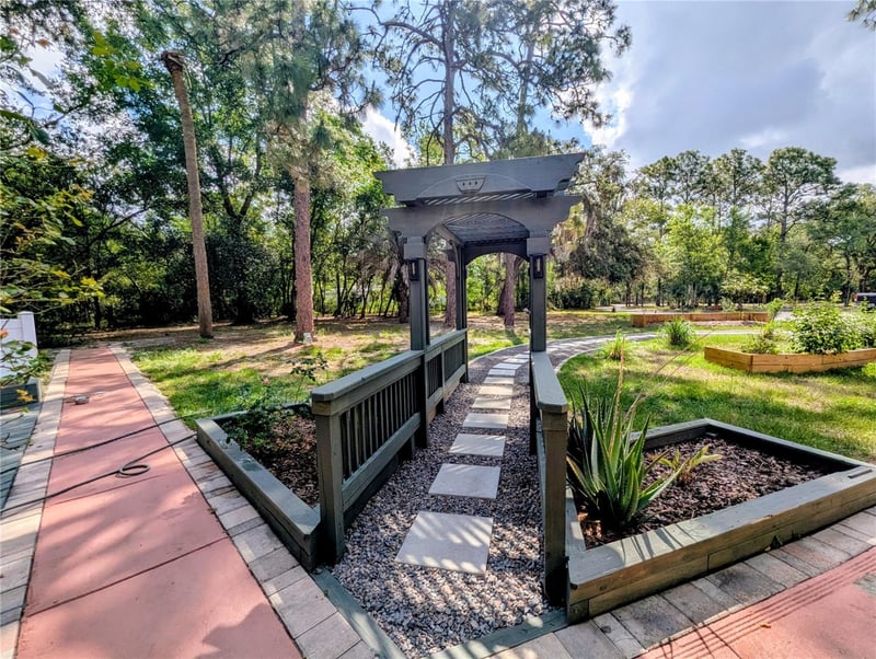 18001 Nelson Rd, Spring Hill, FL 34610