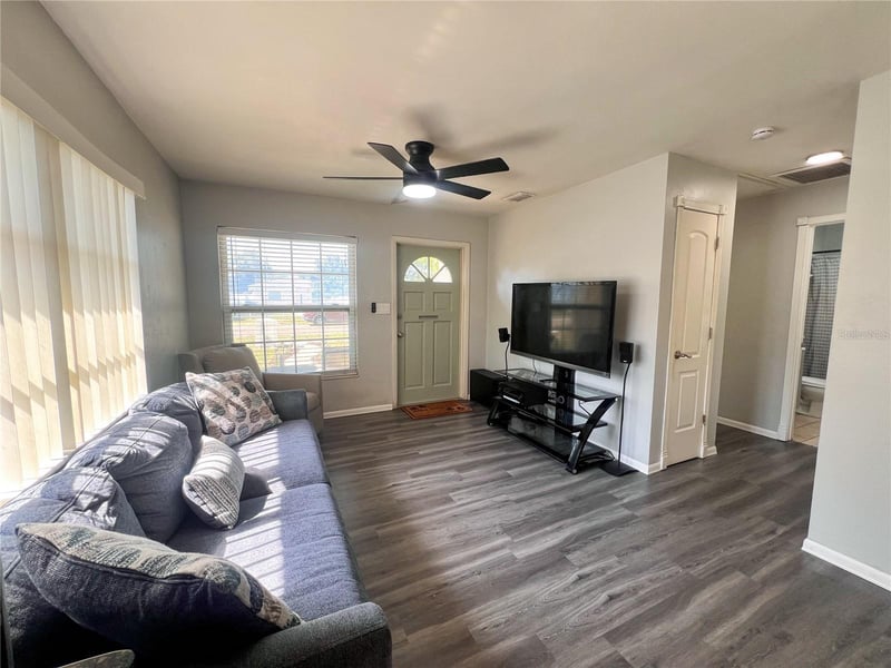 772 71st Ave, St Petersburg, FL 33702
