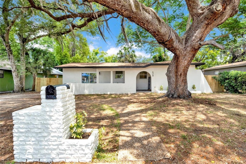 429 Oakwood St, Tarpon Springs, FL 34689