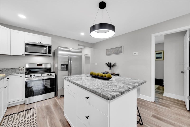 429 Oakwood St, Tarpon Springs, FL 34689