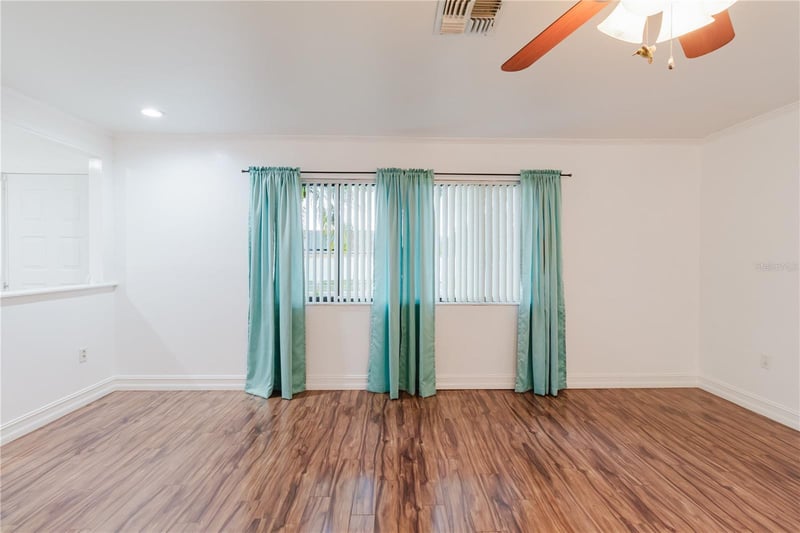 2276 Tamarron Ter, Palm Harbor, FL 34683