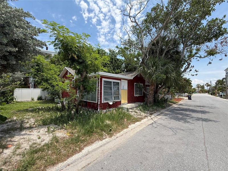 116 85th Ave, Treasure Island, FL 33706