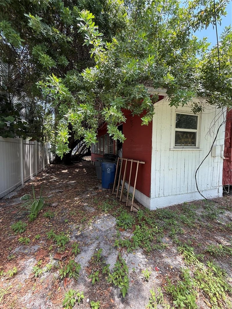 116 85th Ave, Treasure Island, FL 33706