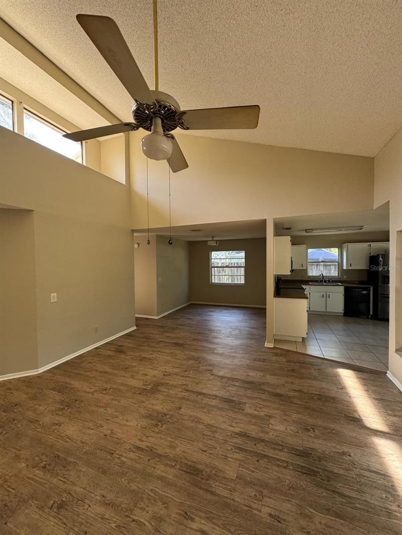 1557 Long Pond Dr, Valrico, FL 33594