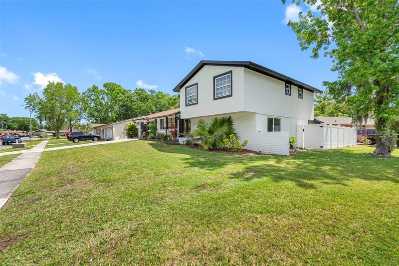 16513 Silverhill Dr, Tampa, FL 33624