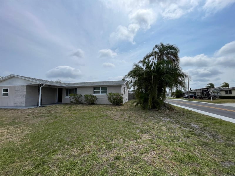 2702 Druid Pl, Holiday, FL 34691