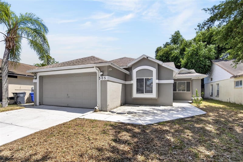 305 Sand Ridge Dr, Valrico, FL 33594