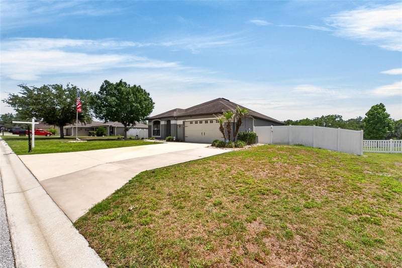 32138 Oak Glen Dr, San Antonio, FL 33576