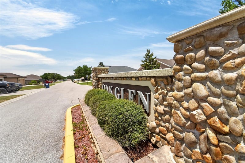 32138 Oak Glen Dr, San Antonio, FL 33576