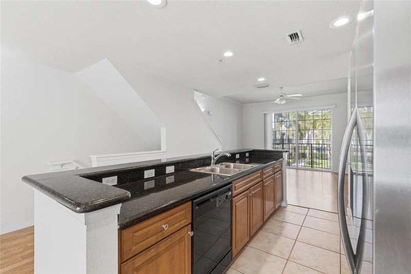 9875 Meadow Field Cir, Tampa, FL 33626