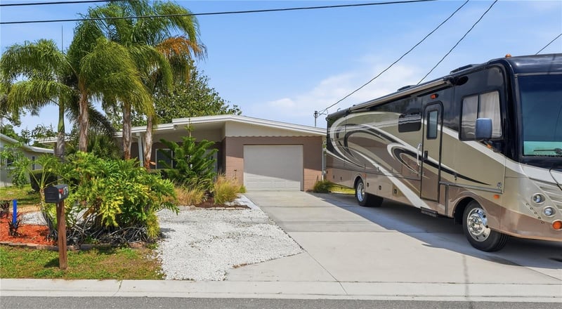 179 Canal Dr, Palm Harbor, FL 34684
