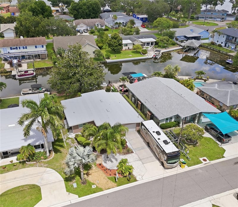 179 Canal Dr, Palm Harbor, FL 34684