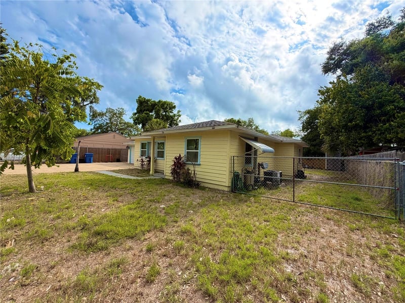 626 74th St, St Petersburg, FL 33710