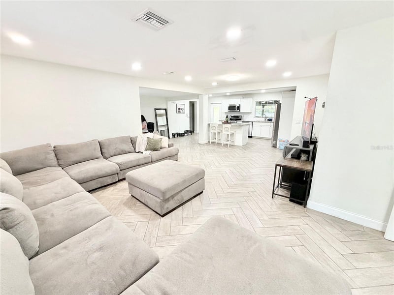626 74th St, St Petersburg, FL 33710