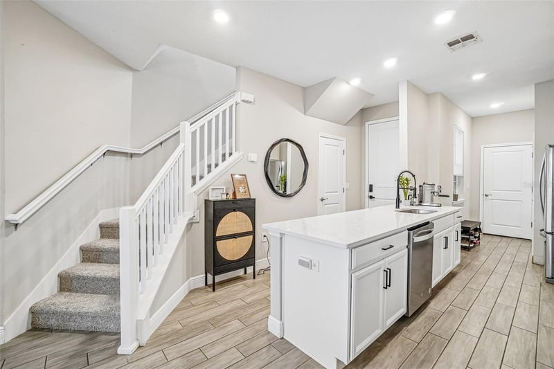 5282 Neil Dr, St Petersburg, FL 33714