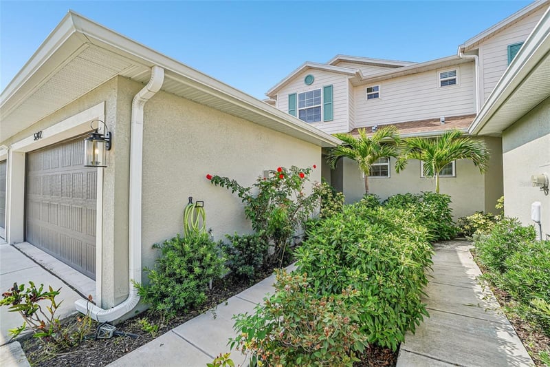 5282 Neil Dr, St Petersburg, FL 33714
