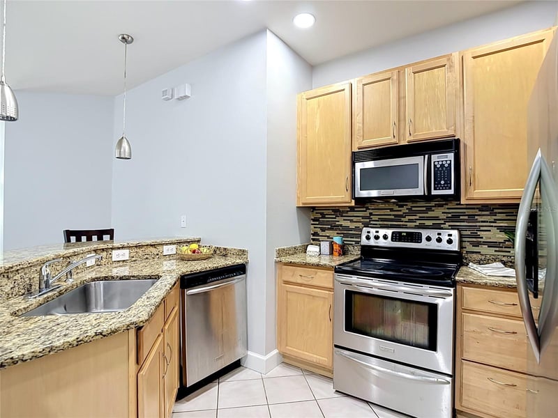 9502 Park Village Dr #108, Tampa, FL 33626