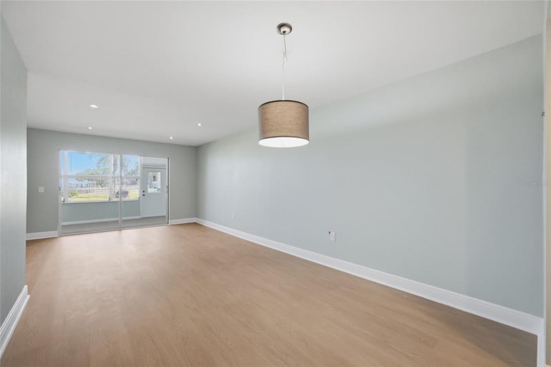 1819 Shore Dr #103, South Pasadena, FL 33707