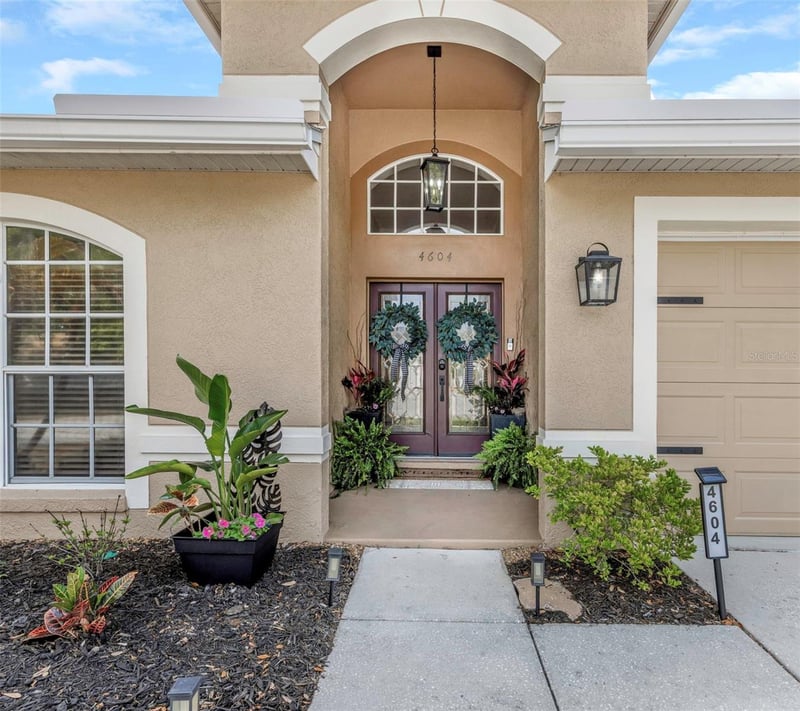 4604 Purple Tiger Ct, Lutz, FL 33558