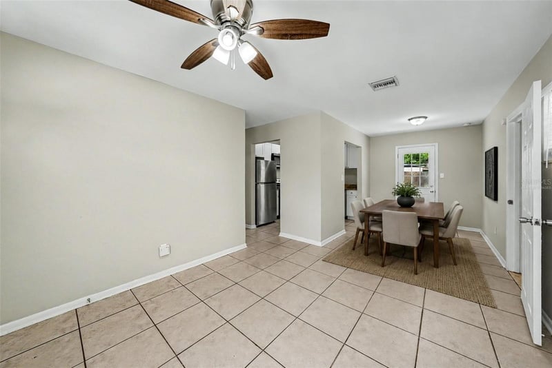 10209 28th St, Tampa, FL 33612
