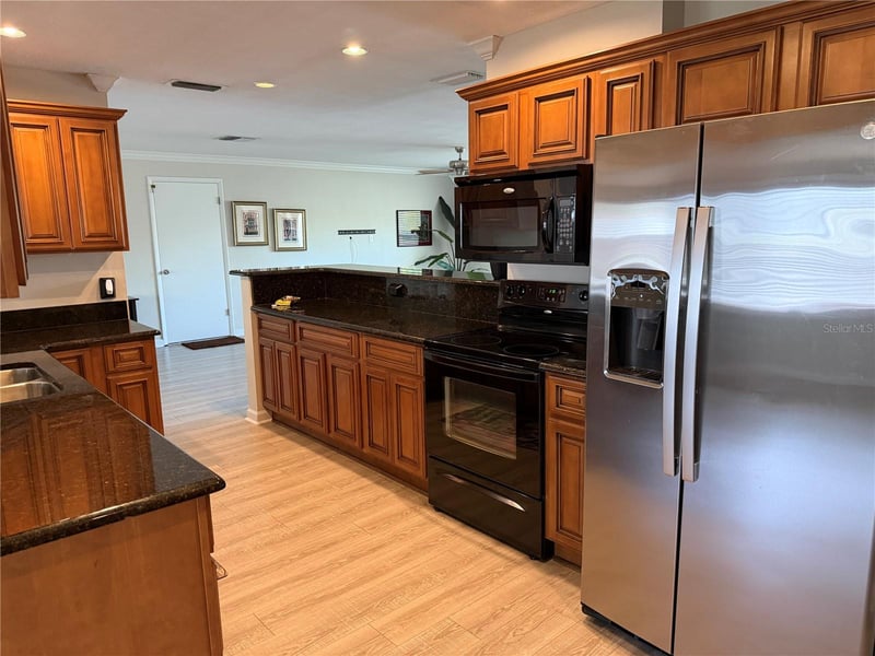 546 Gershwin Dr, Largo, FL 33771