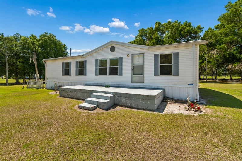 1710 Cowart Rd, Plant City, FL 33567
