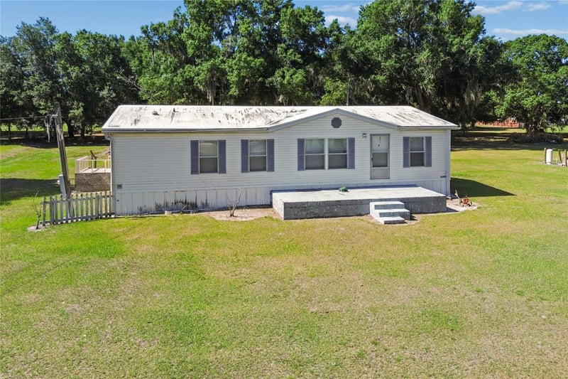 1710 Cowart Rd, Plant City, FL 33567