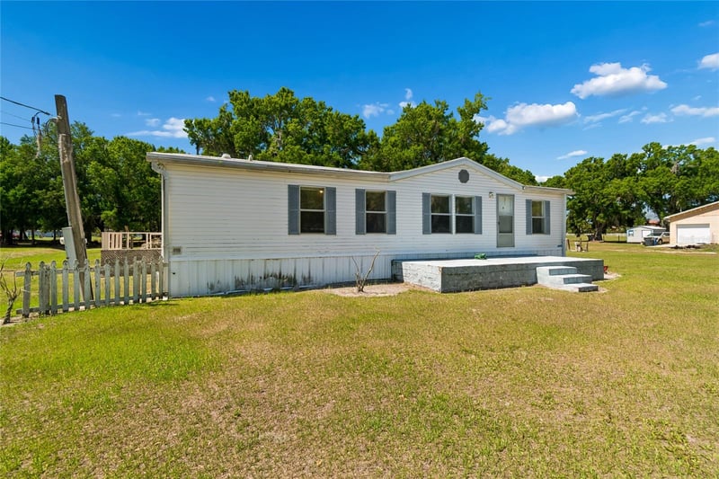 1710 Cowart Rd, Plant City, FL 33567