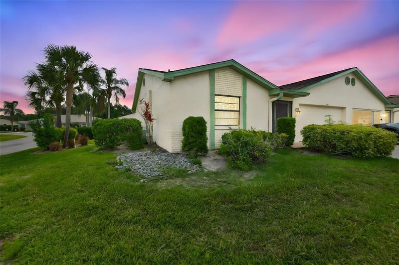 2102 Harringay St #449, Sun City Center, FL 33573