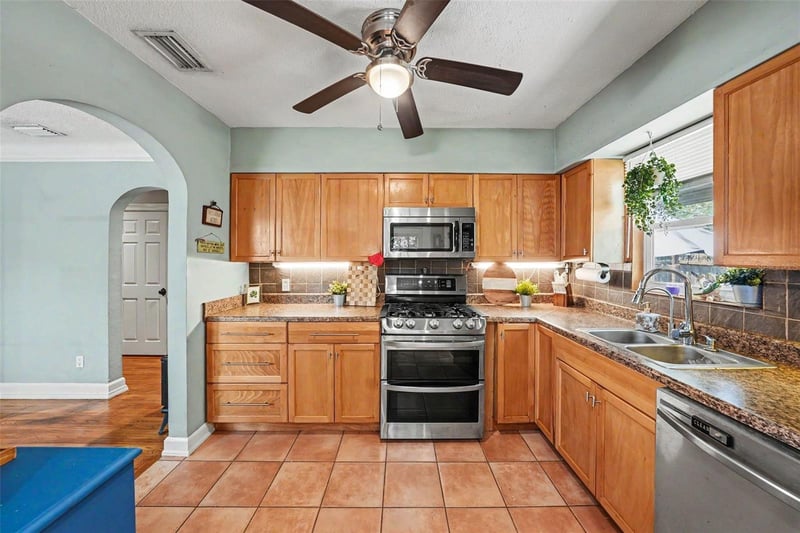 2827 9th Ave, St Petersburg, FL 33713