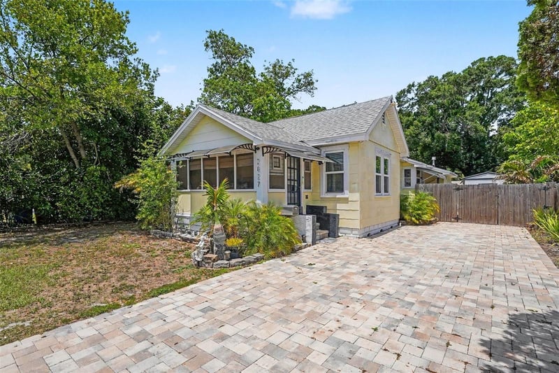 2827 9th Ave, St Petersburg, FL 33713