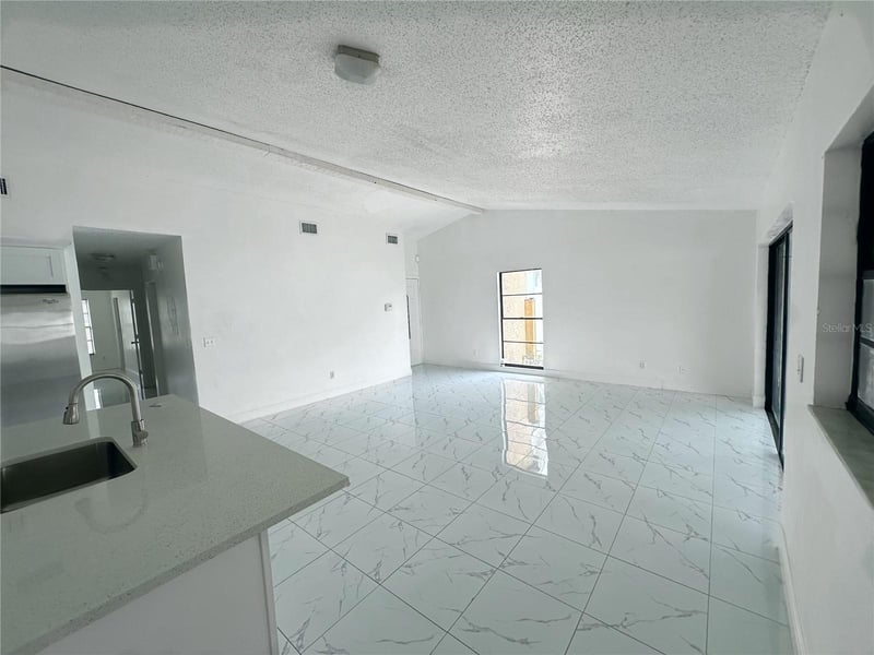 10539 Parkcrest Dr, Tampa, FL 33624