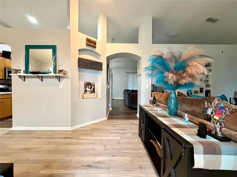 4303 Orange Ridge Ct, Valrico, FL 33596