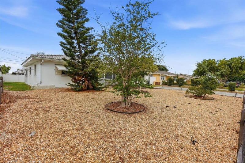11422 62nd Ave, Seminole, FL 33772