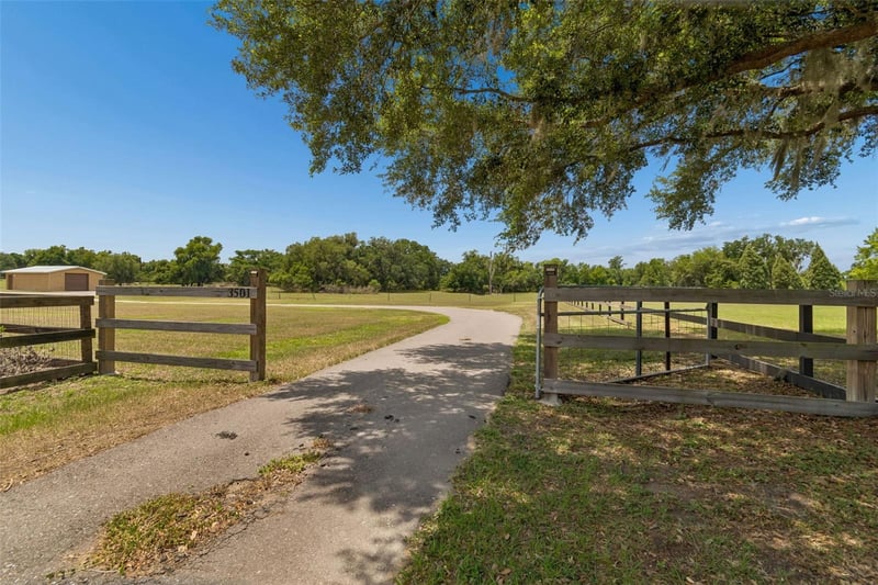 3501 Austin Trail Ln, Plant City, FL 33565