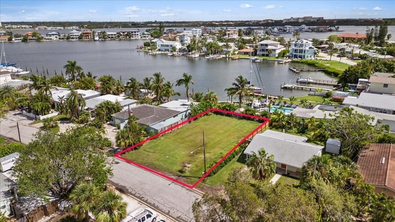 14033 Parsley Dr, Madeira Beach, FL 33708