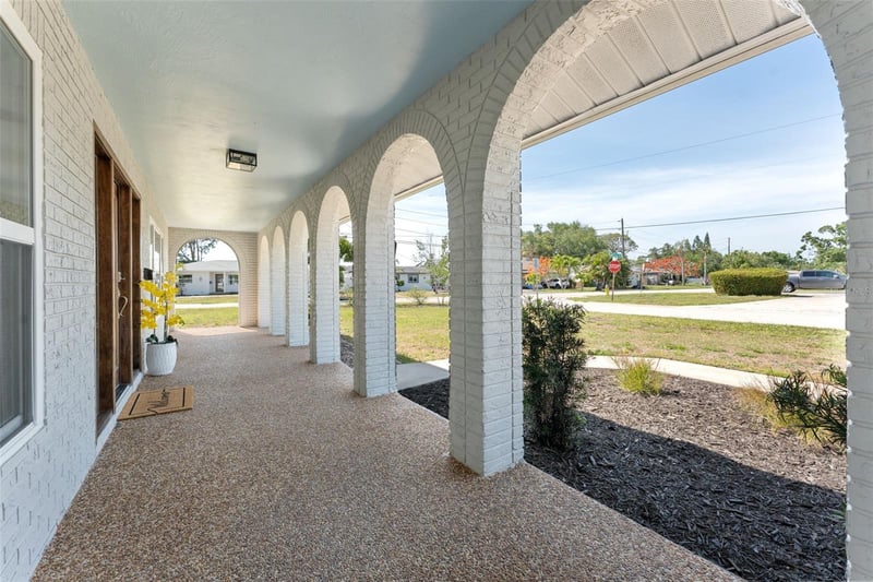 140 88th Ave, St Petersburg, FL 33702