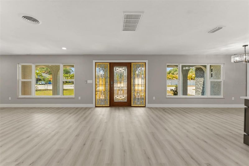 140 88th Ave, St Petersburg, FL 33702