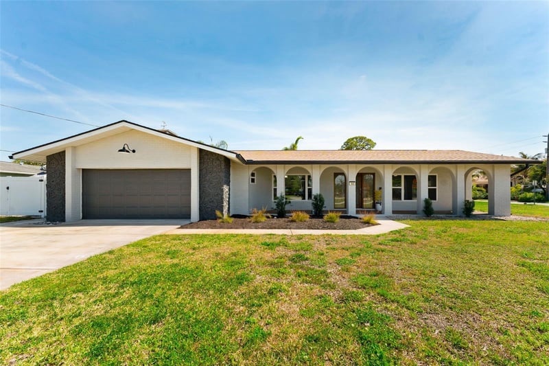 140 88th Ave, St Petersburg, FL 33702