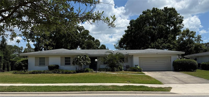 715 Ponce De Leon Blvd, Belleair, FL 33756