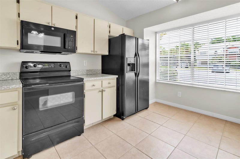 890 Jackson Ct, Palm Harbor, FL 34683